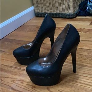 Steve Madden Equality Platform Pumps